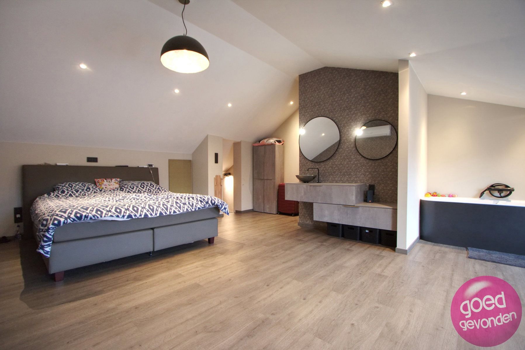 WONING - GERENOVEERD - 3 SLK - 2 BDK - TUIN - TERRAS foto 25