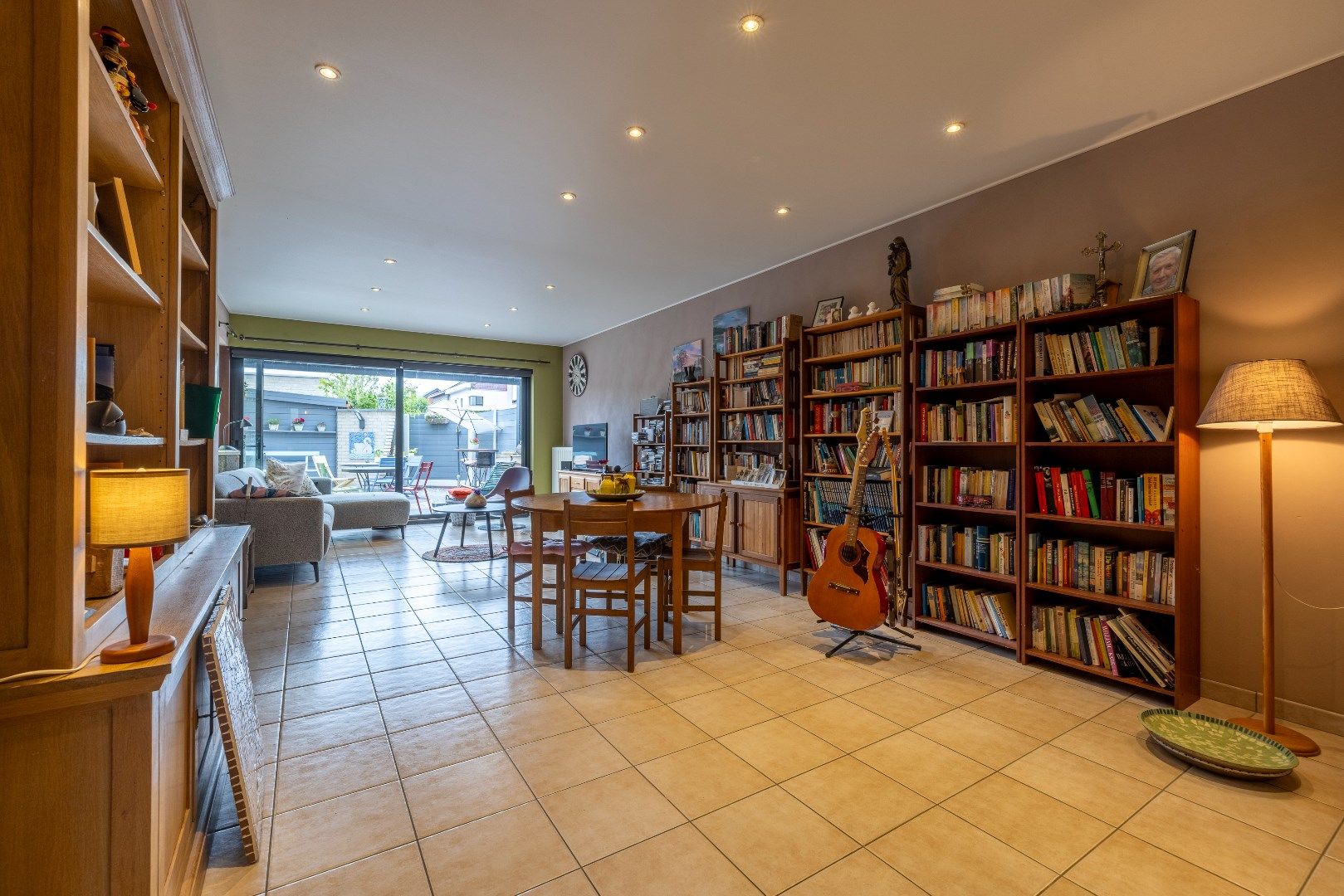 Instapklare en ruime gezinswoning met 3 slk, garage en tuintje foto 6