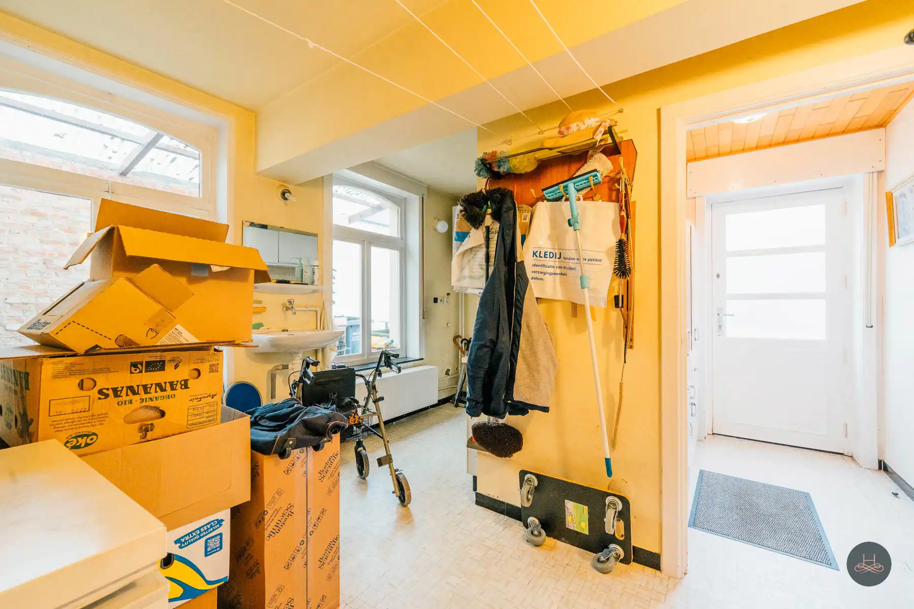 Prachtige authentieke en ruime villa met enorm potentieel foto 13