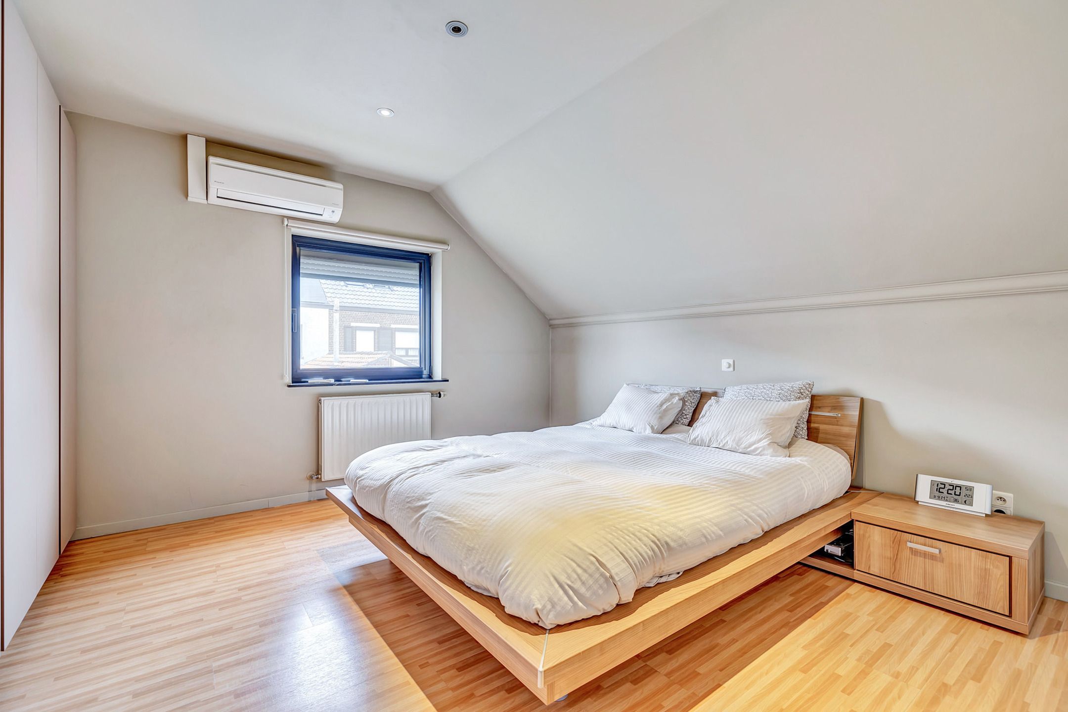 Gezellige, instapklare HOB met garage en tuin foto 16