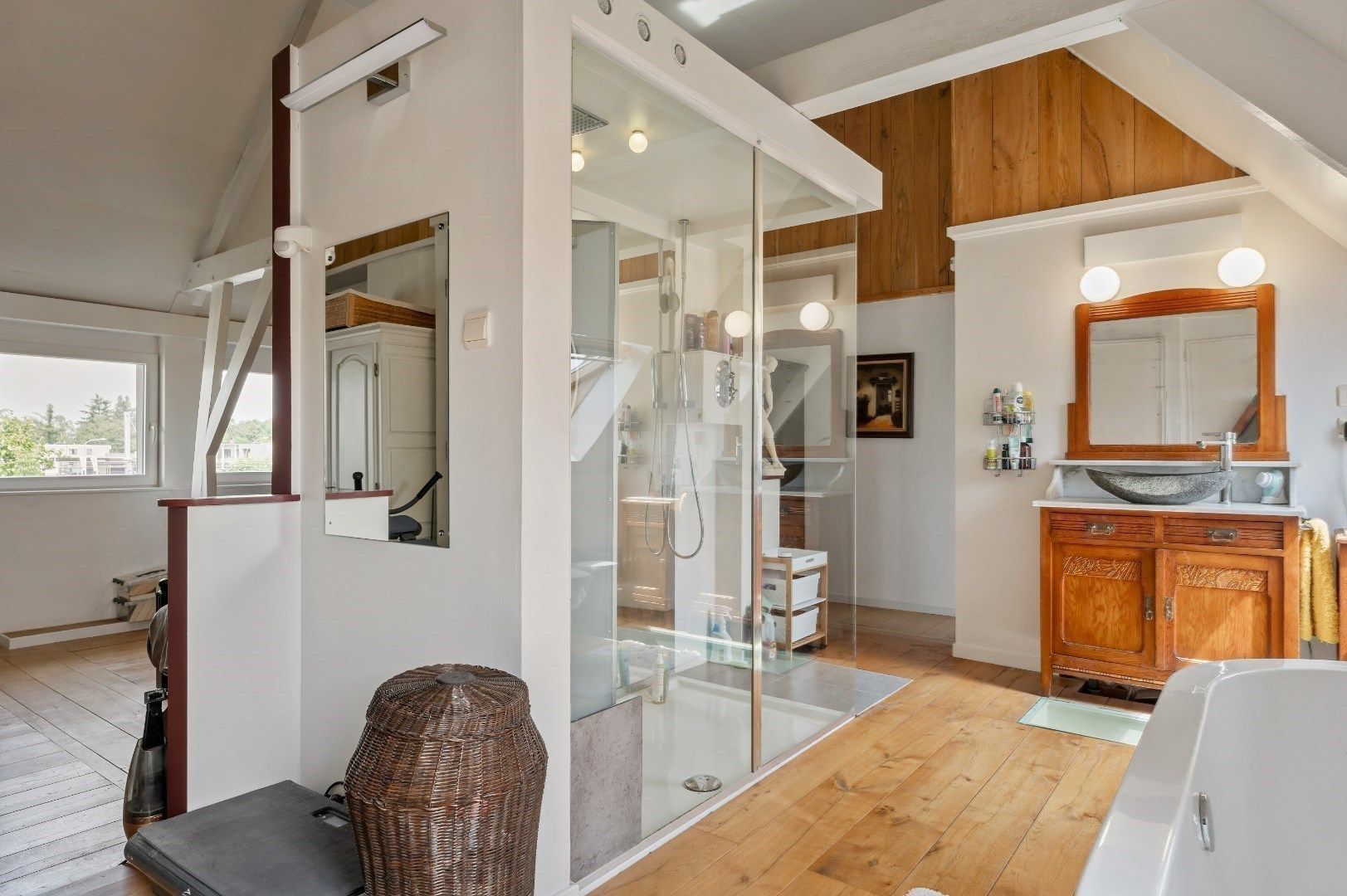 Bel-etagewoning met handelspand – Topligging aan Station Mol foto 18