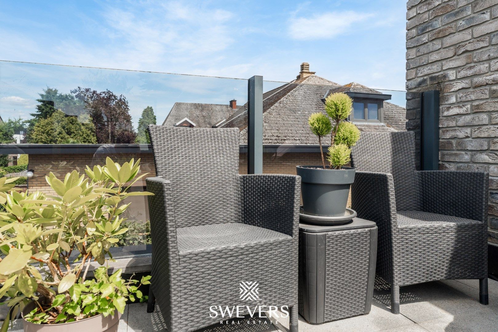 Instapklaar appartement met groot terras in hartje Tongeren foto 19