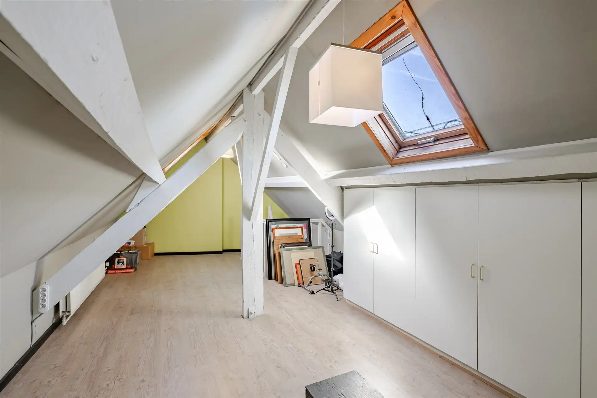 Prachtig winkelpand met duplex op groot perceel foto 23