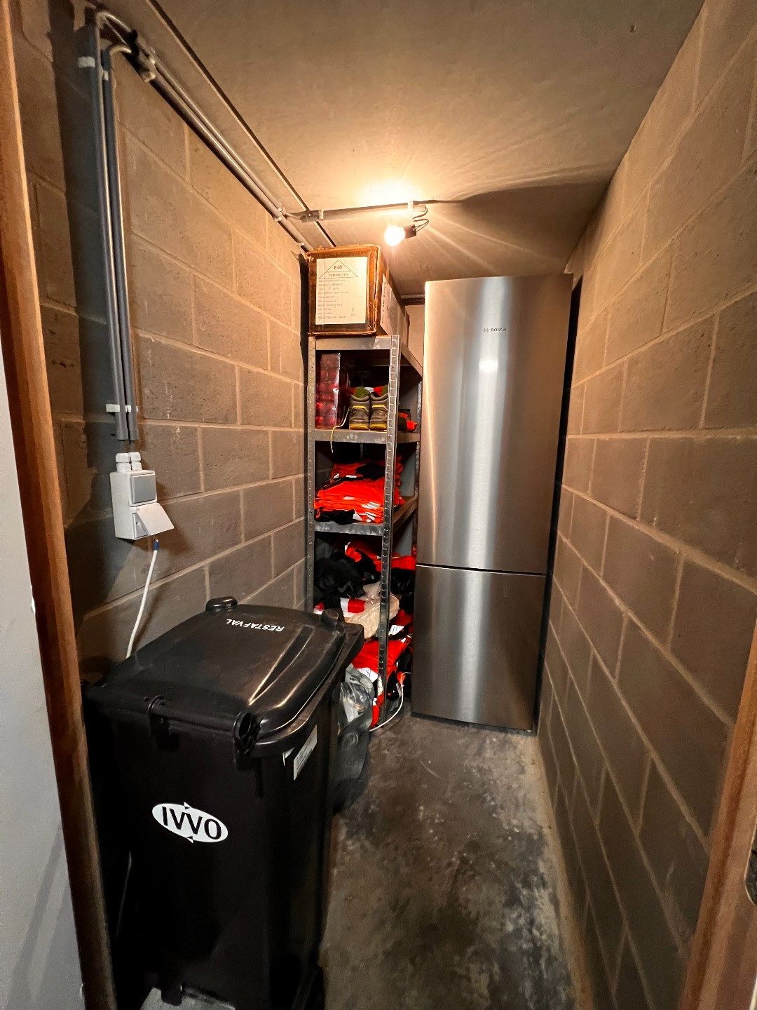 GELIJKVLOERS APPARTEMENT MET 2 SLAAPKAMERS, TERRAS EN GARAGE IN IEPER foto 15