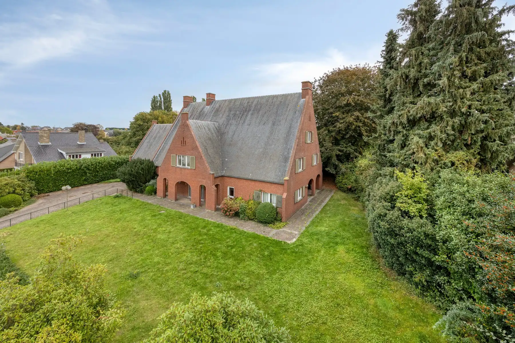 Karaktervolle villa met uitzonderlijk veel ruimte en tal van mogelijkheden foto 5