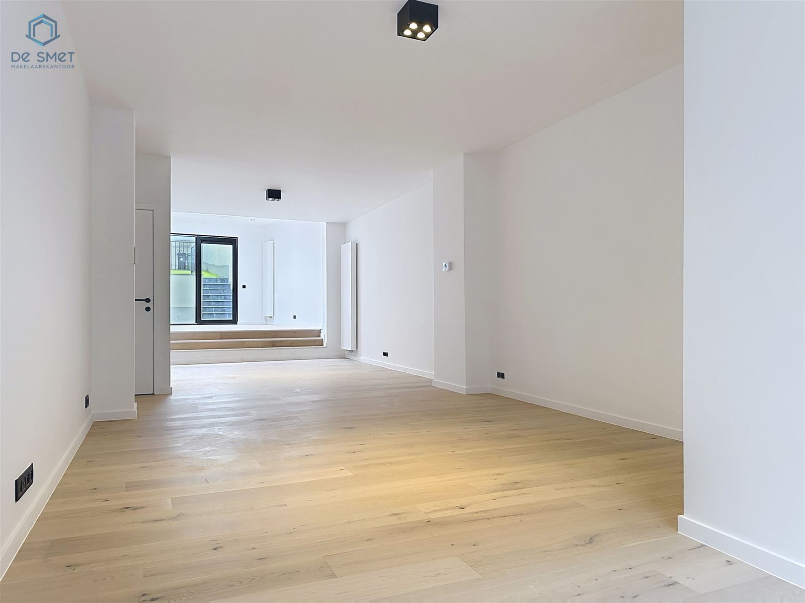 Prachtig gerenoveerde herenwoning met 5 slpks, 2 badkamers en tuin in het hart van Geraardsbergen foto 4