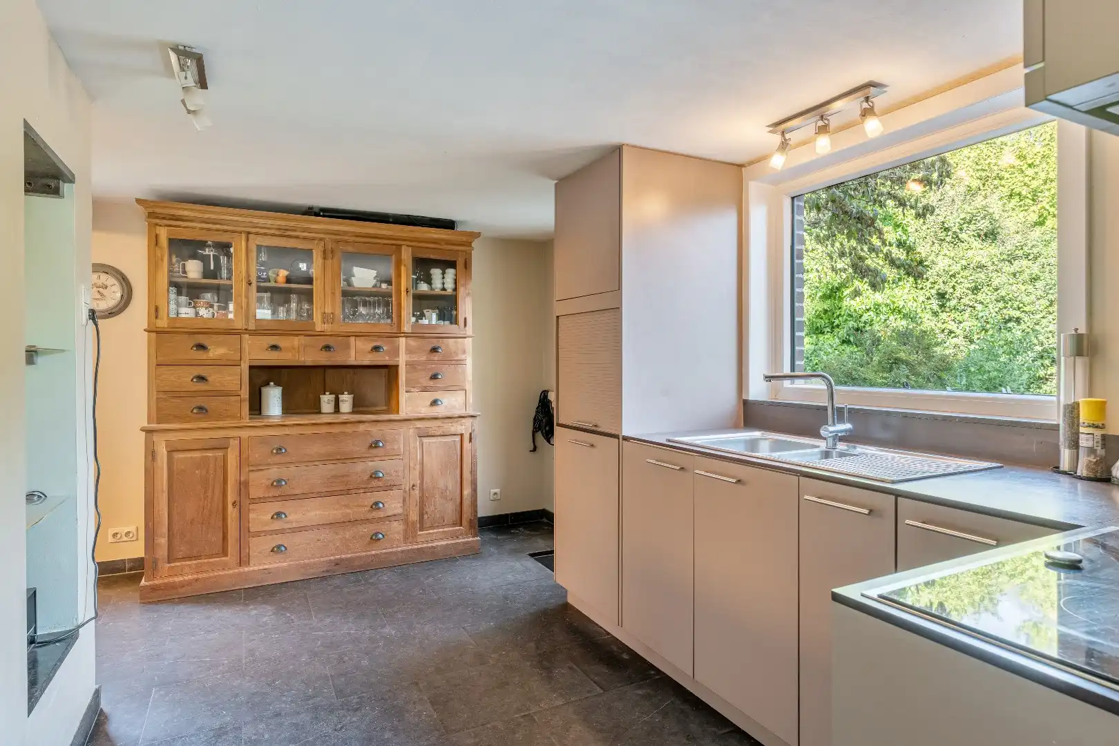 Centraal gelegen woning, 4 slpk, 180 m² bewoonbare oppervlakte, 9a 99ca foto 7