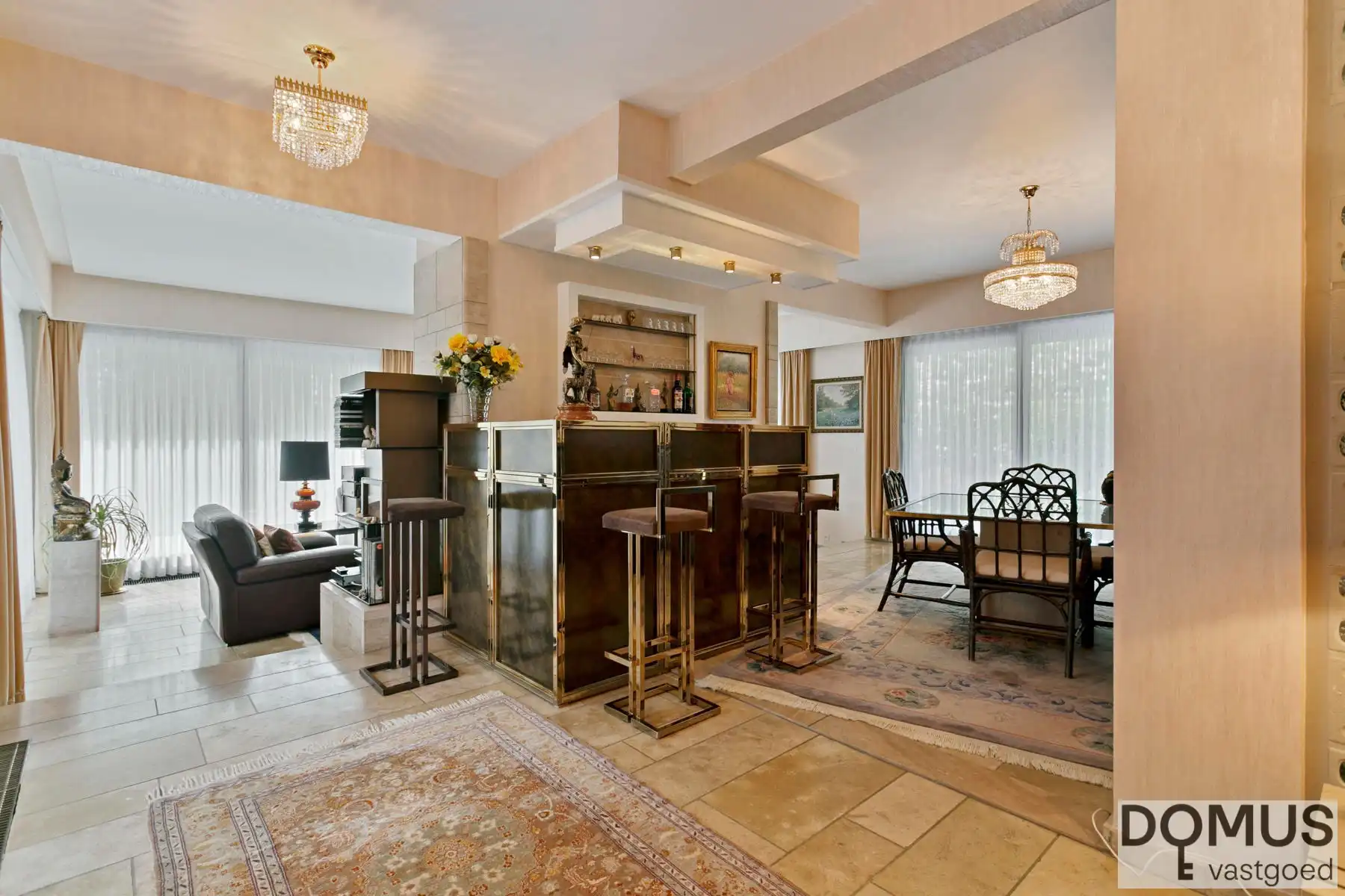 Statige villa met tijdloze architectuur op topligging  foto 9