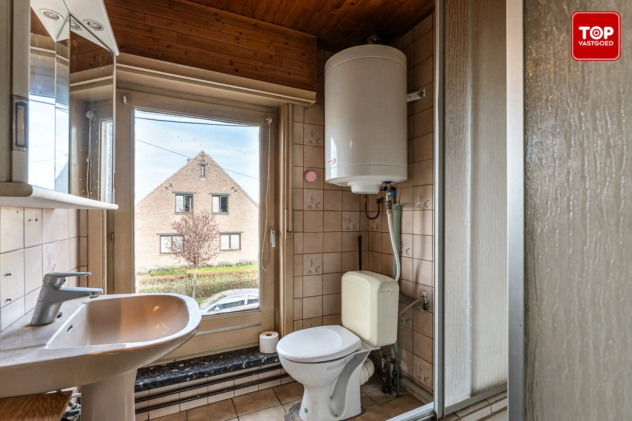 HOB met 3 slaapkamers en tuin foto 16