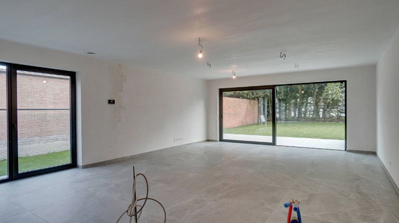 Nieuwbouwwoning met 5 slpks - verkoop registratiebelasting foto 4