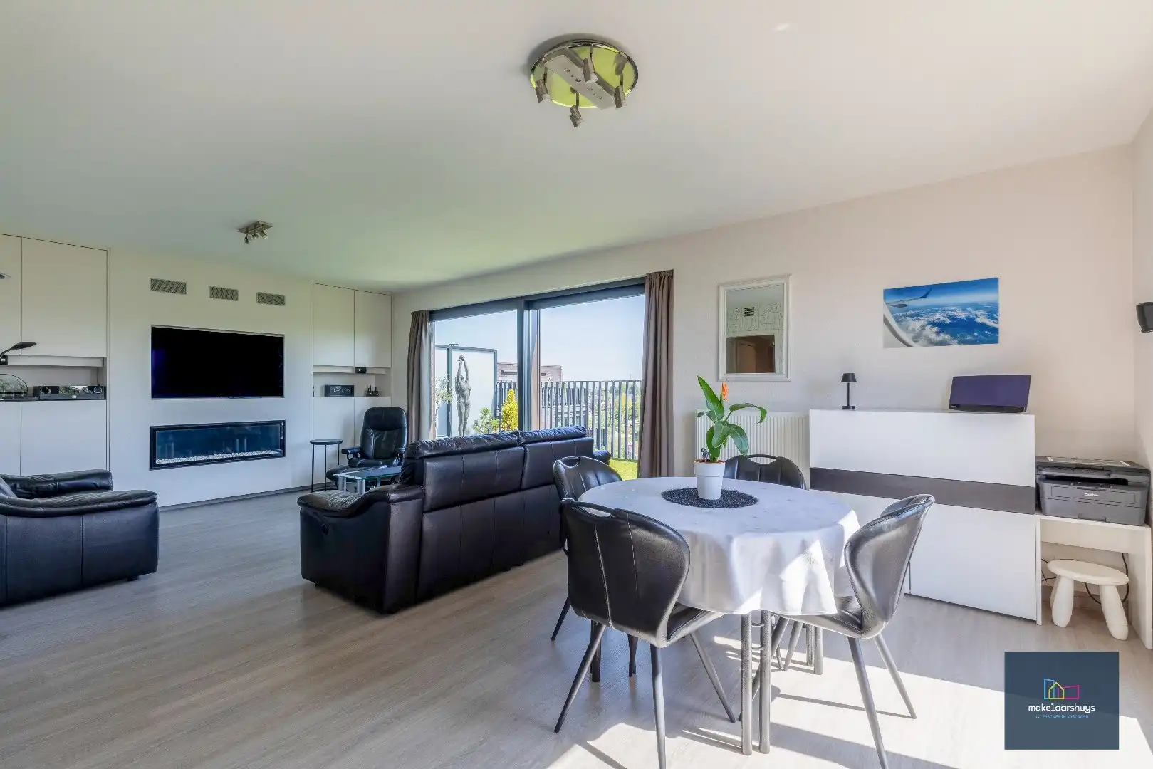 Stijlvol Penthouse met 2 slaapkamers en ruim terras. foto 2