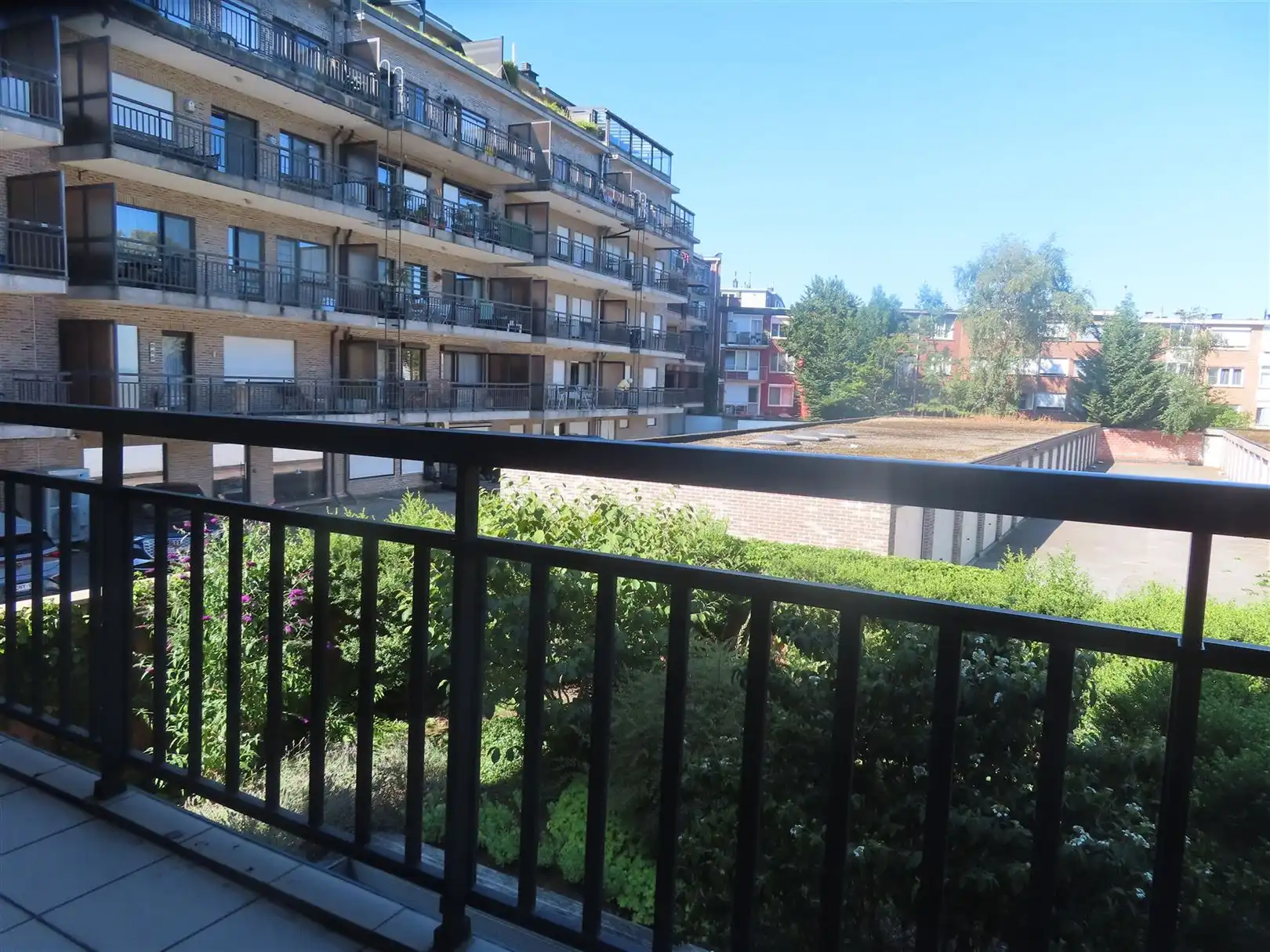 Luxueus gemeubeld 3-slaapkamerappartement met garage foto 7