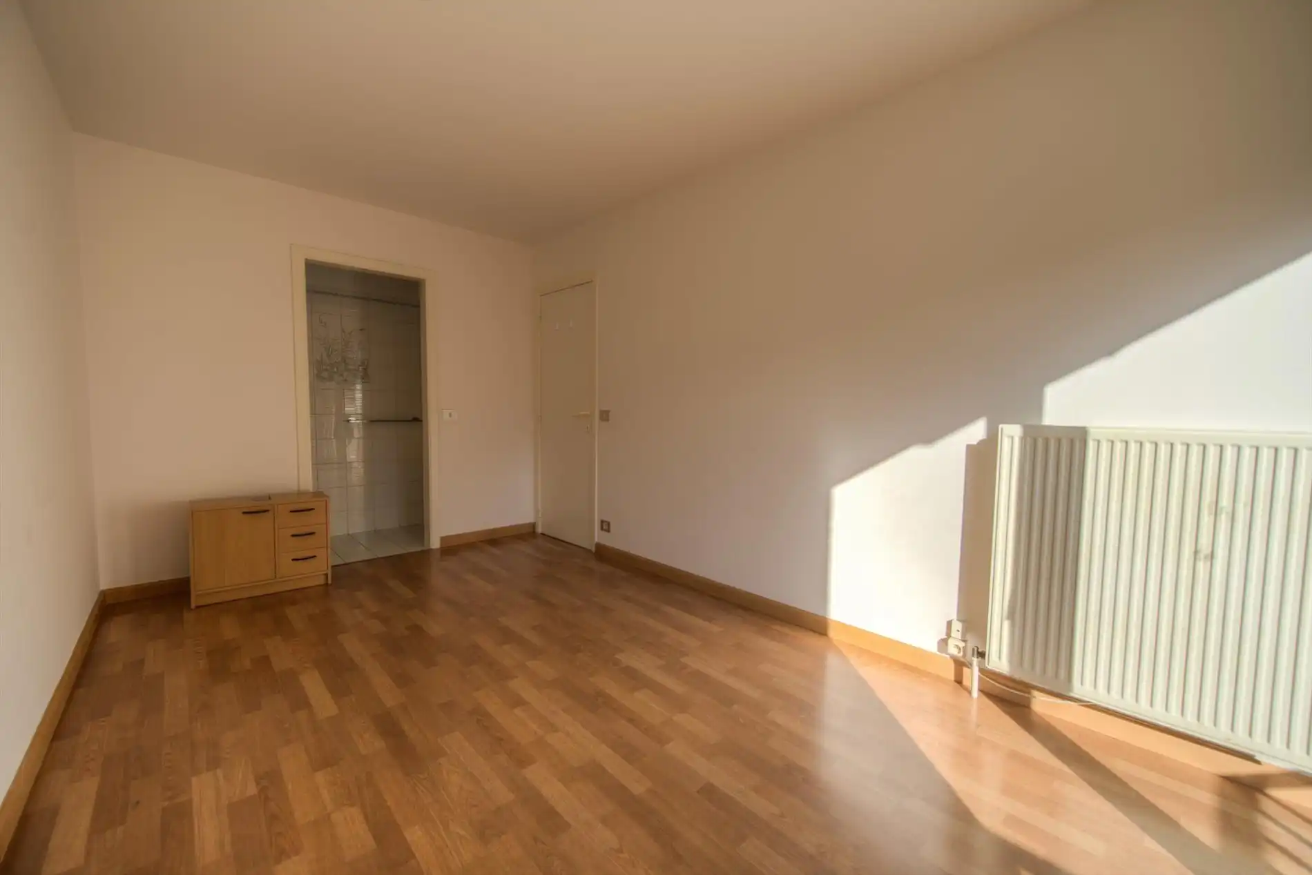 Ruim appartement  gelegen op de Kustlaan tussen het Lichttorenplein en het Driehoeksplein. foto 11