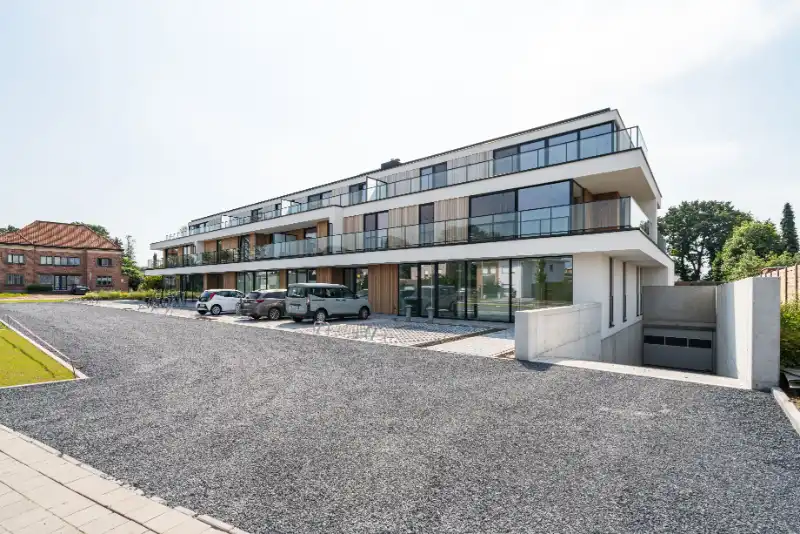 Dubbele garagebox in residentie Stuivenberg foto {{pictureIndex}}