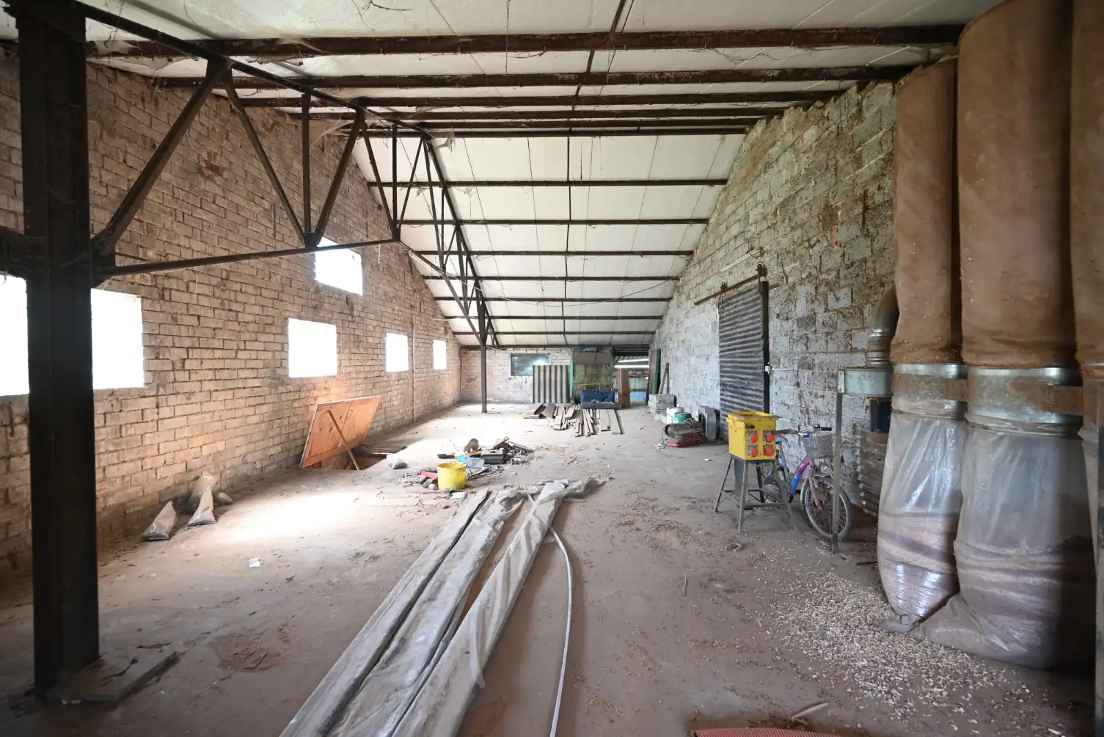 Ruime opslagruimte te huur in Ledegem (380 m²) foto 10