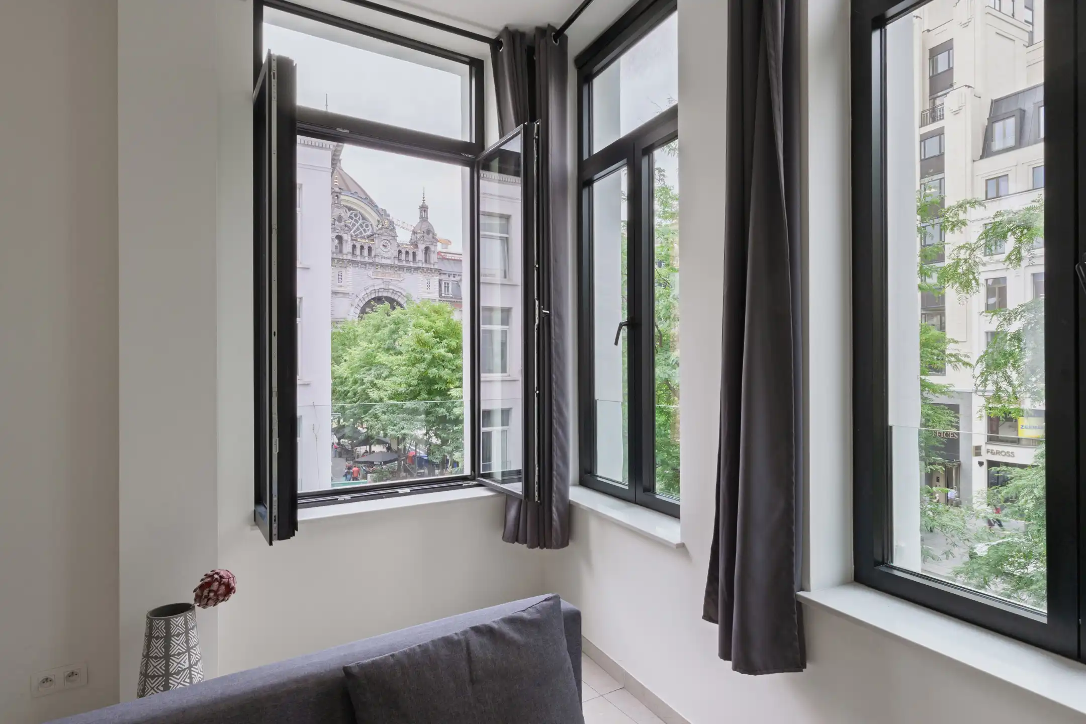 ANTWERPEN CENTRUM - Centraal gelegen appartement foto 4