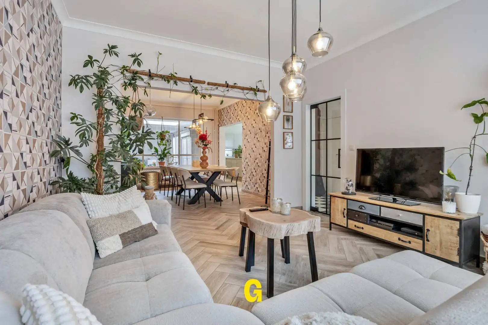Knap gerenoveerde halfopen woning met drie slaapkamers en tuin op 4a 45ca, vlak bij het centrum van Hoeselt foto 4
