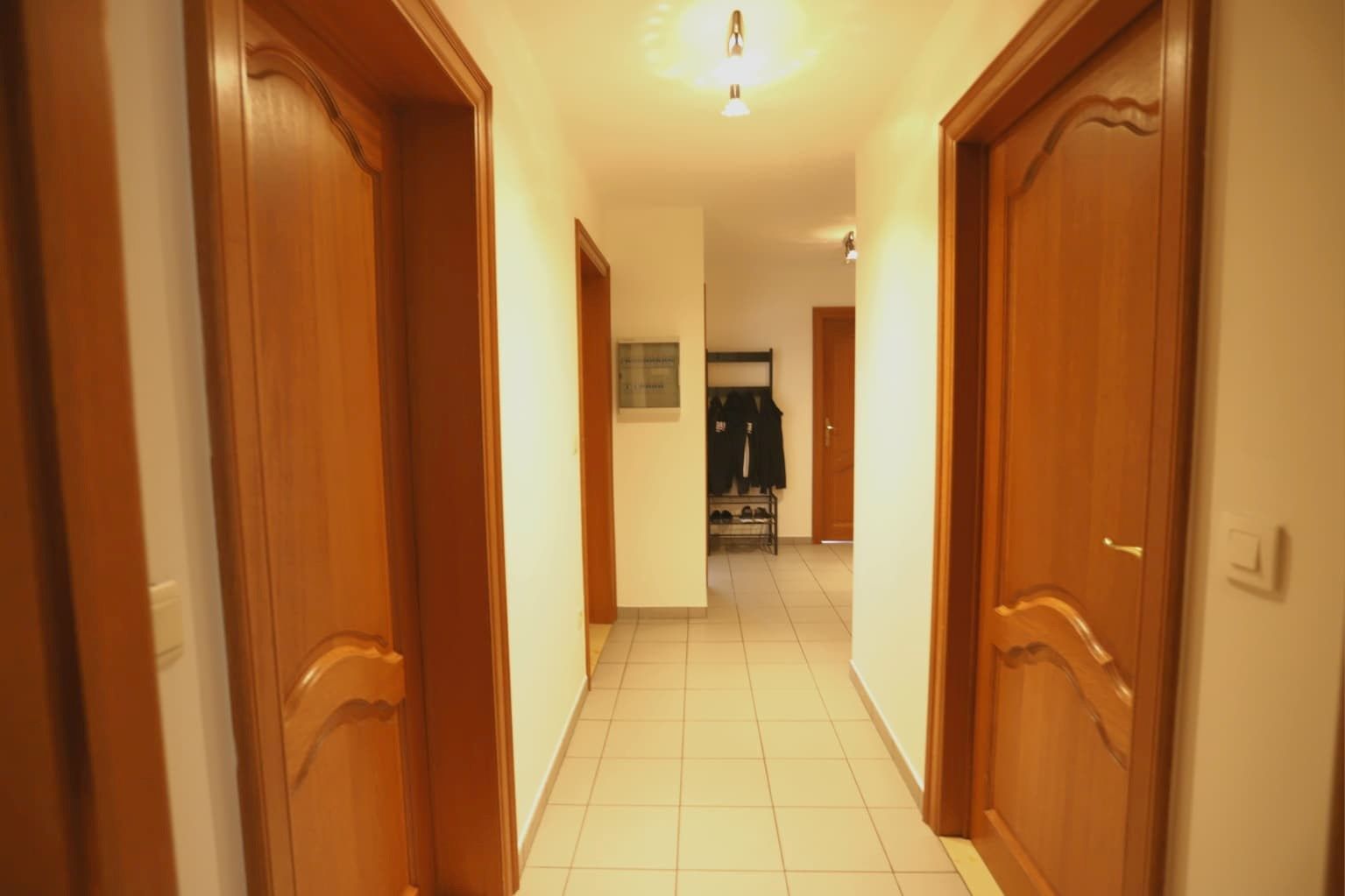 Appartement met 3 slaapkamers & lichtrijke woonkamer in centrum Genk foto 19