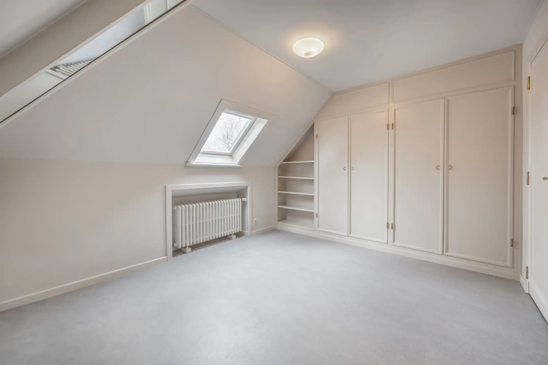 Stijlvolle villa met zwembad en uitzonderlijk potentieel foto 16