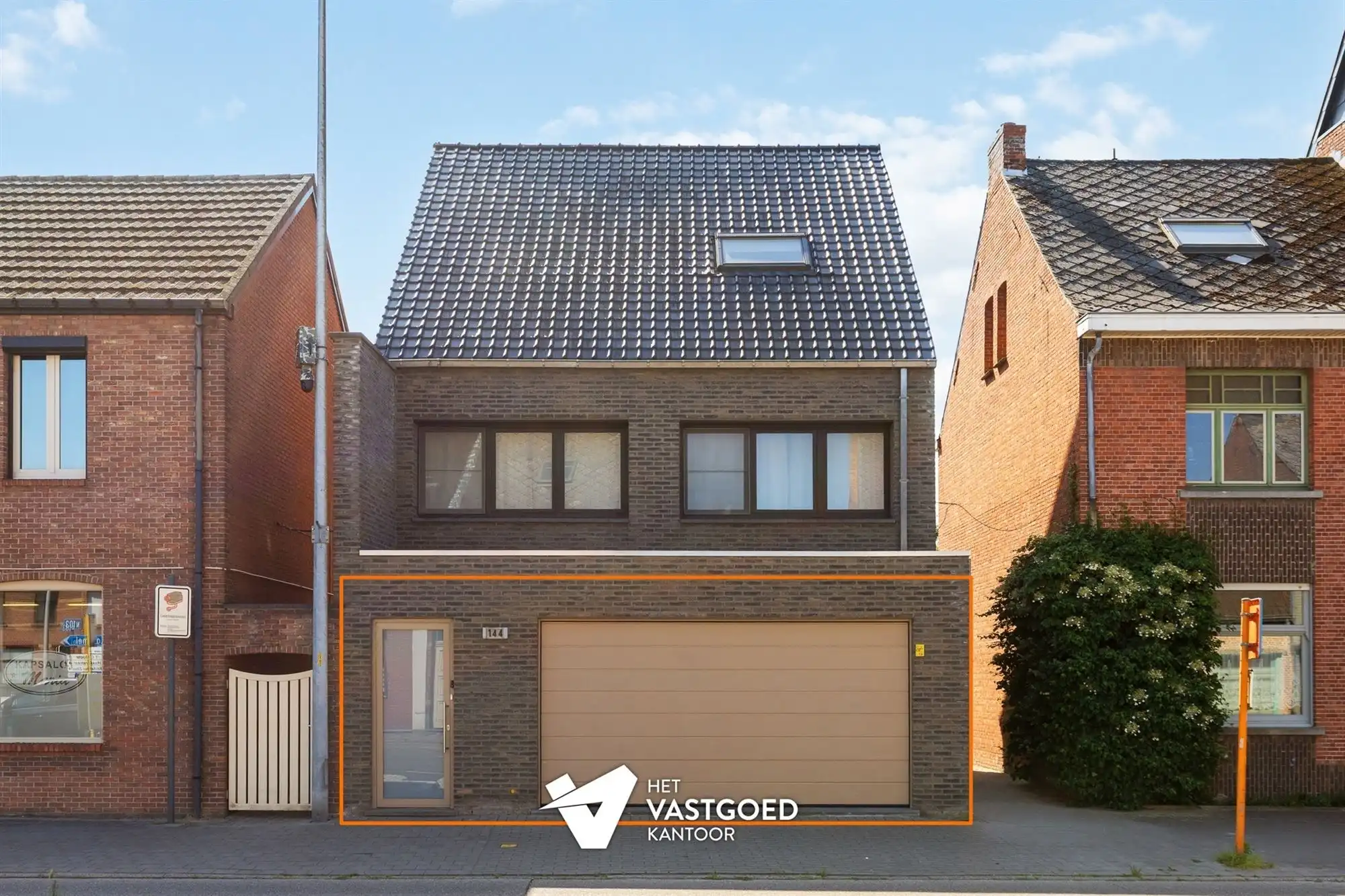INSTAPKLAAR GELIJKVLOERS APPARTEMENT MET TERRAS, TUIN EN GARAGE foto 23