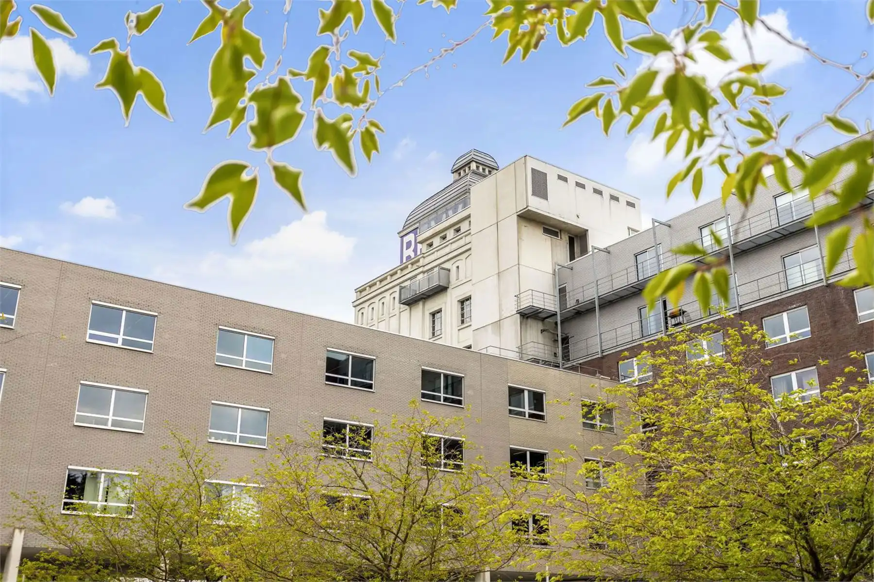 Volledige kantoorverdieping (± 867 m²) en 22 parkings foto 11