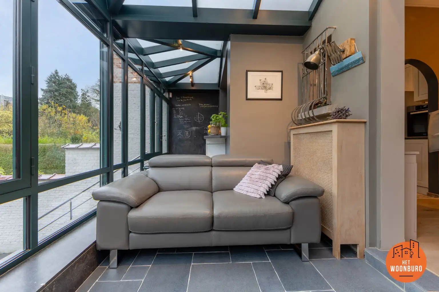 Karaktervolle woning met 4 slpks, garage, bijgebouw en tuin foto 10