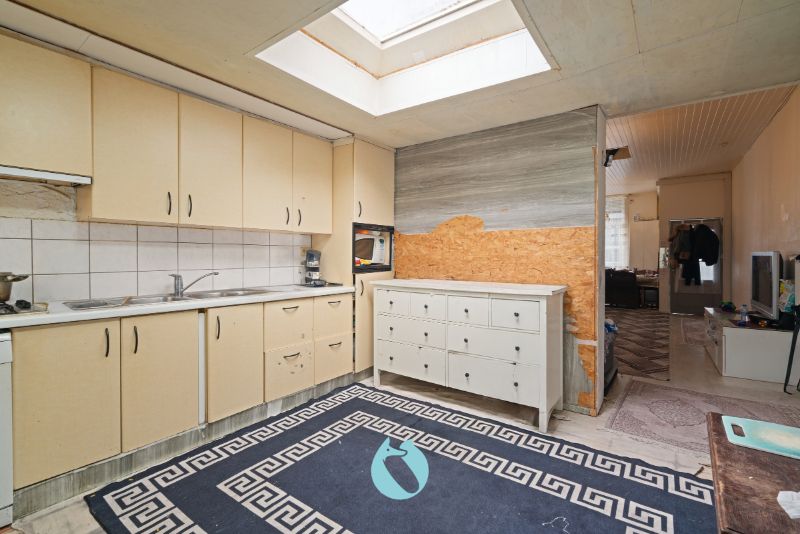Ruime woning met 4 slaapkamers en grote tuin foto 4