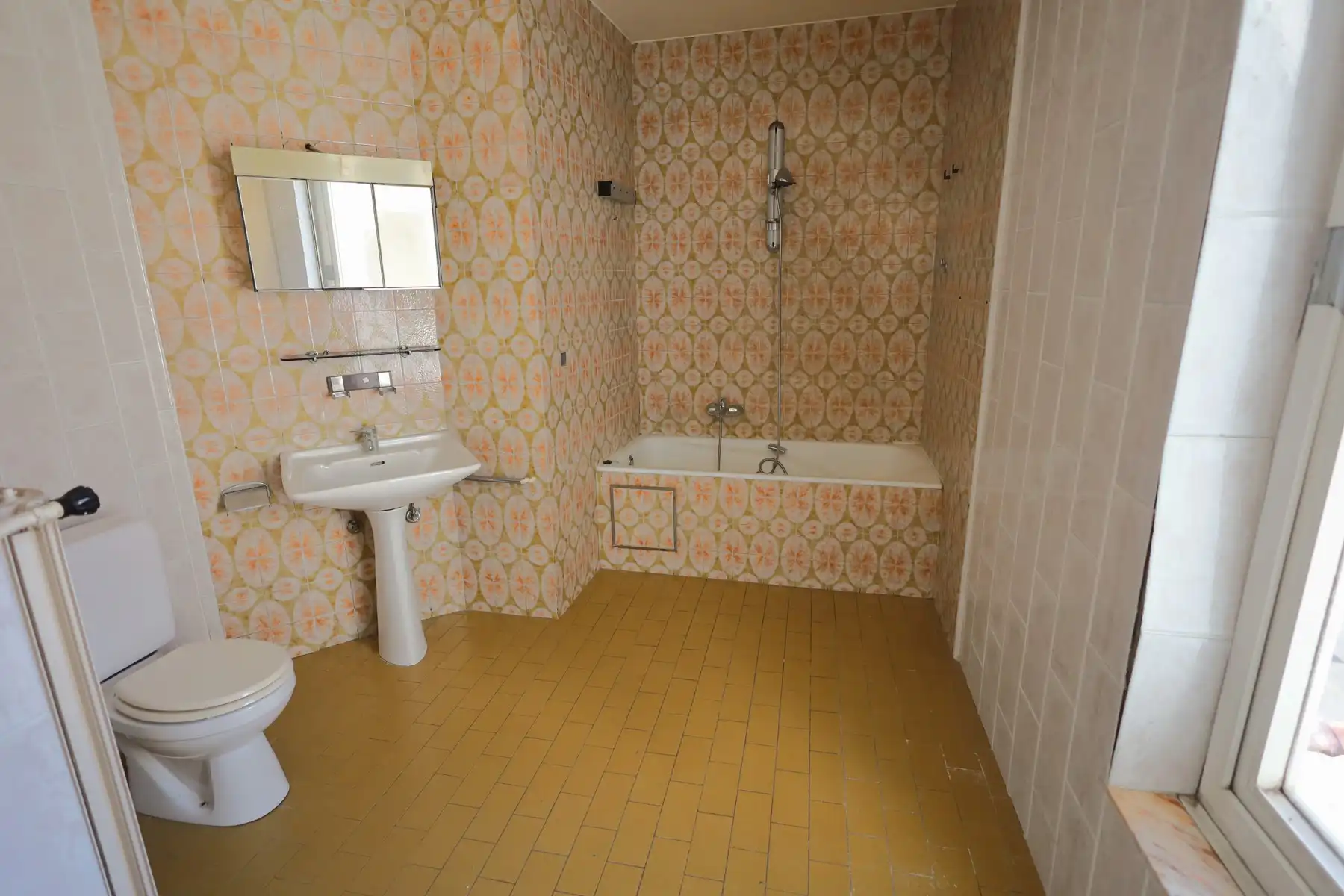 Te renoveren eigendom in het centrum van Ninove foto 15