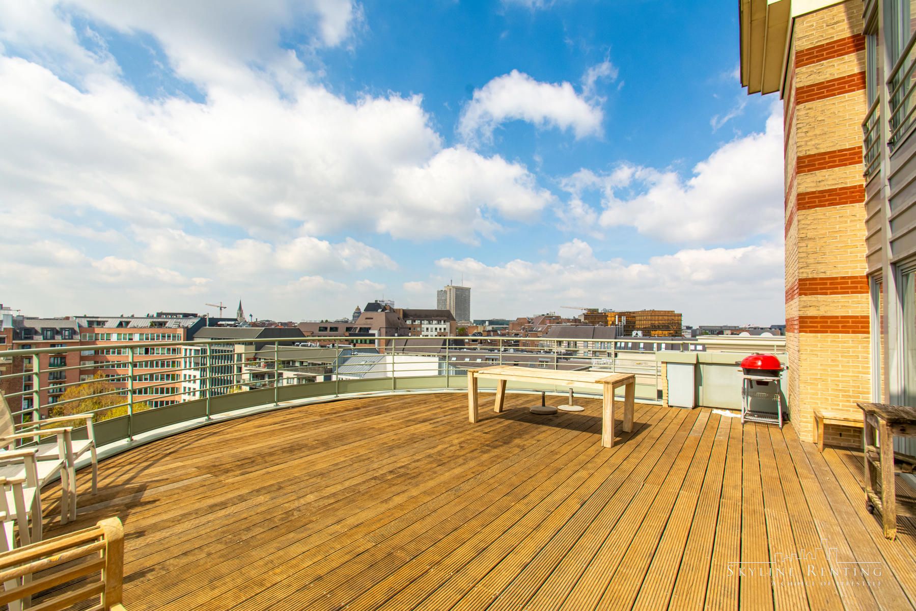 Penthouse - 2 slpk. gemeubeld (Europese wijk) foto {{pictureIndex}}