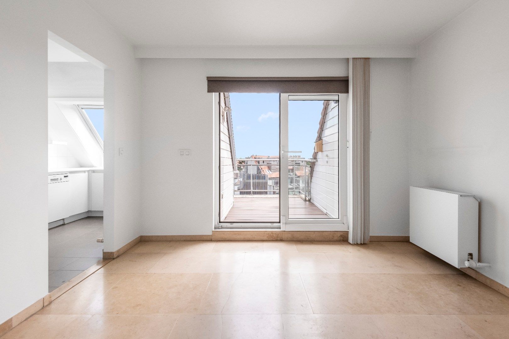 Duplex dakappartement met drie slaapkamers en zonnige terrassen gelegen vlakbij in de Dumortierlaan. foto 8