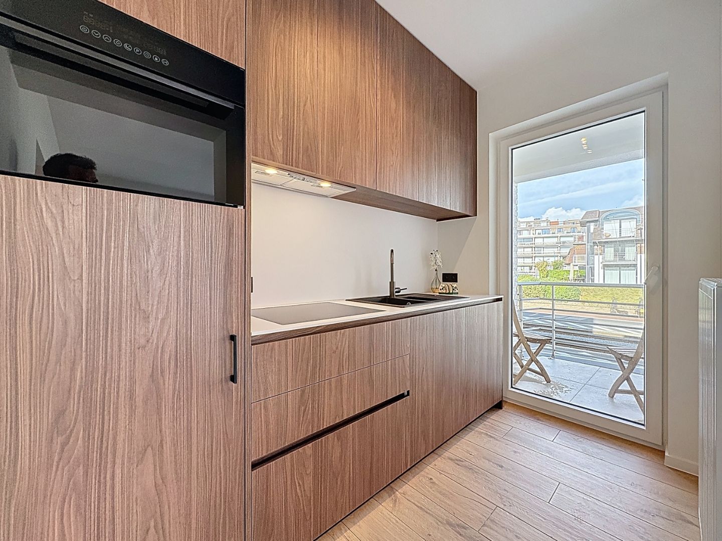 Gerenoveerd appartement nabij het strand. foto 4