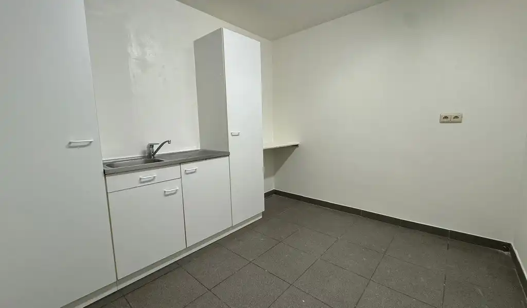 Rustig gelegen kantoor te huur vlakbij centrum Gent foto 9