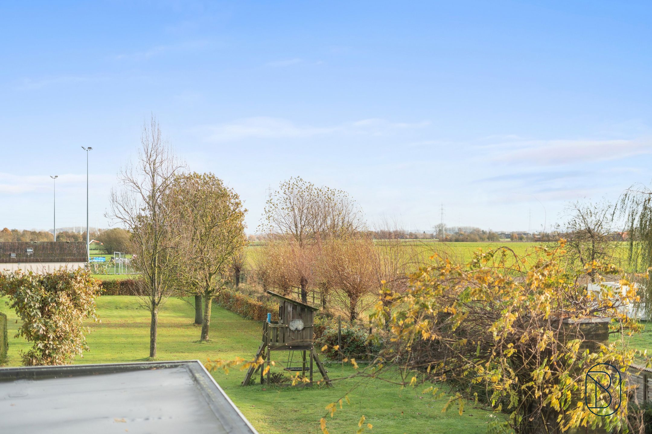 Stijlvolle gerenoveerde woning met loods in Zwevegem foto 30