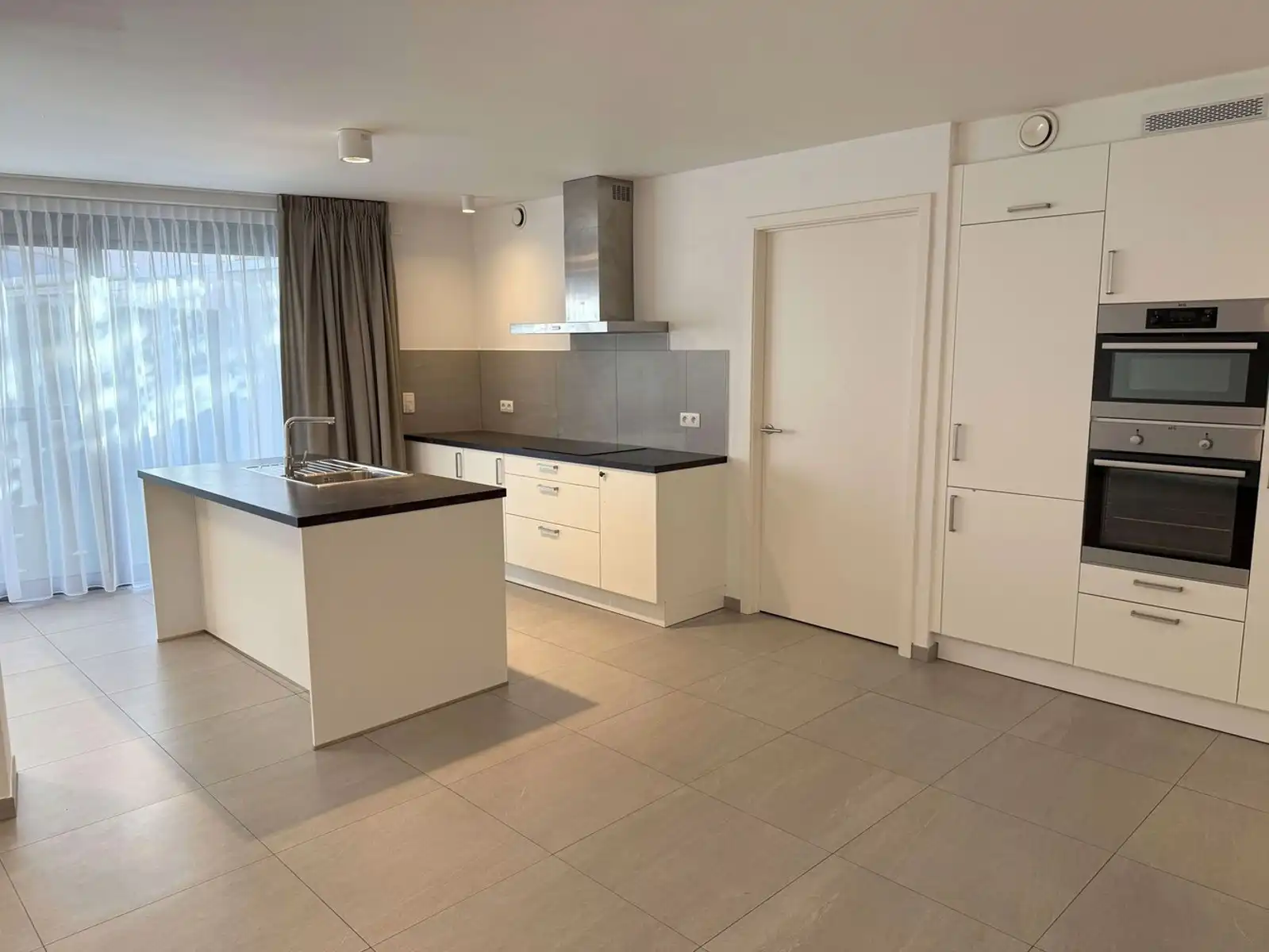 Nieuwbouwappartement 3 kamers, terras en autostaanplaats foto 5