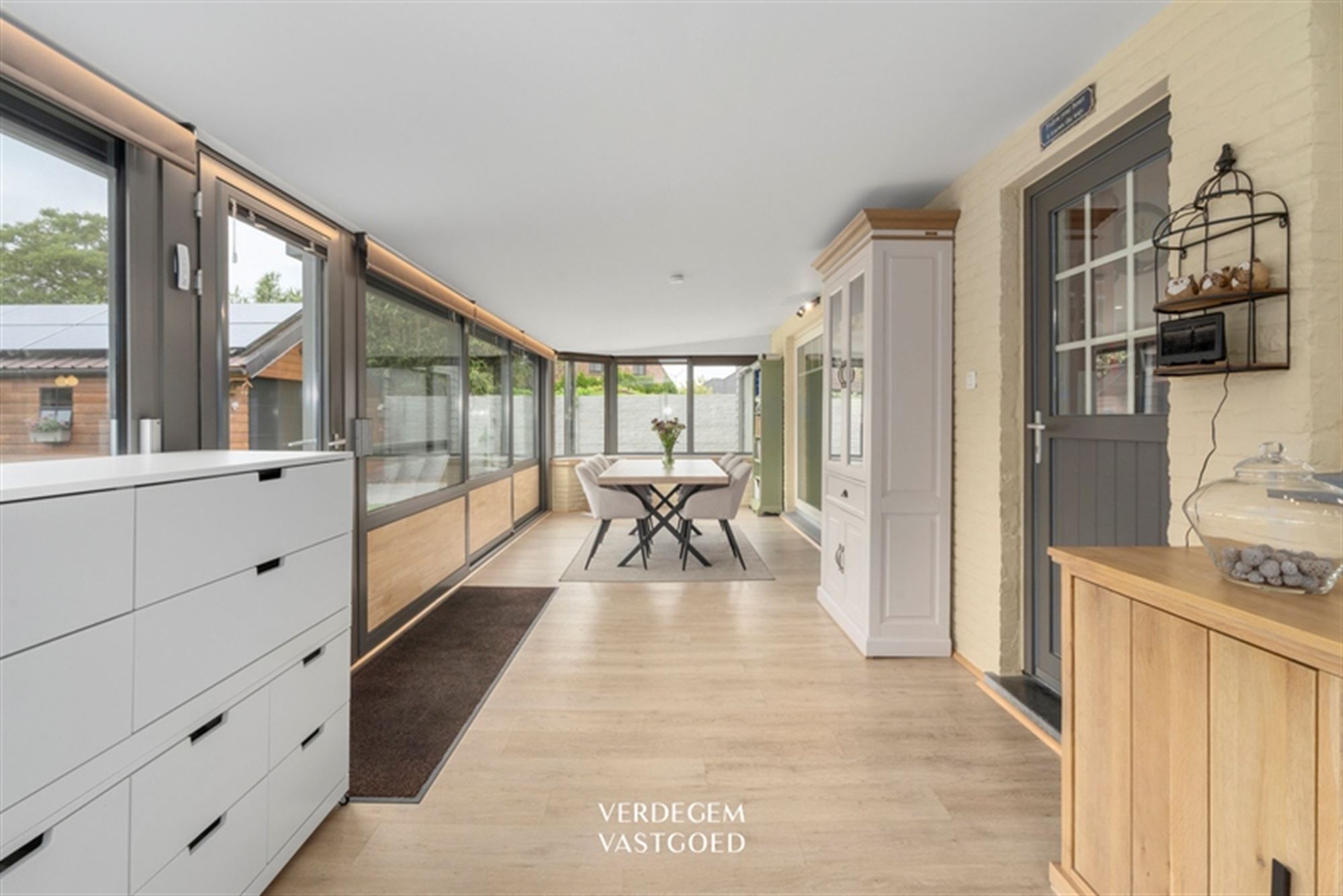 Prachtig en instapklaar wonen in landelijke stijl met garages, atelier en geniettuin foto 10