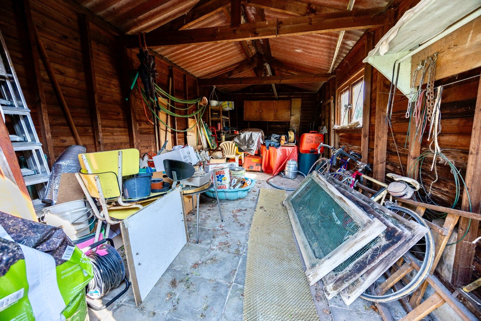 Solide woning met 3 slpks, bureau en tuin op +-10are foto 29