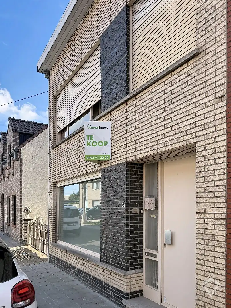 Woning met 3 slaapkamers en 2 garages te Eernegem foto 2