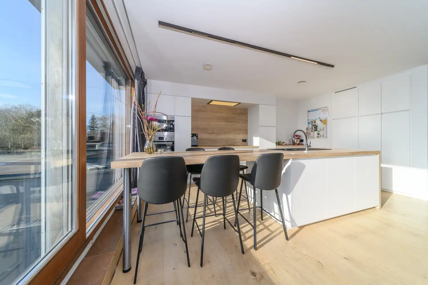BEVEREN AAN DE IJZER: Handelszaak (momenteel horeca) met heel wat ruimte, woonst én zalige tuin op 1.150m² totale grondoppervlakte. foto 14