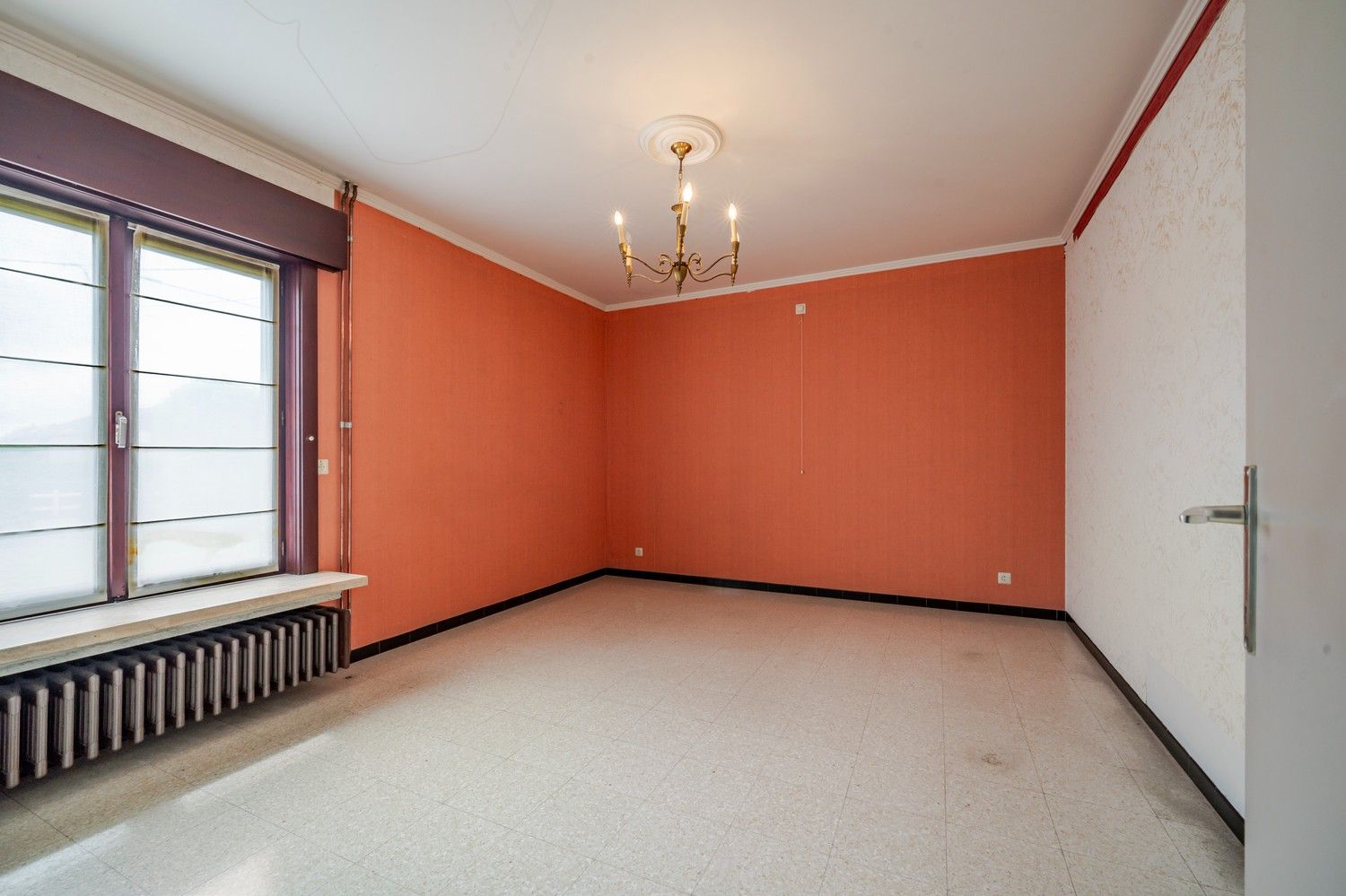Alleenstaande woning met magazijn. foto 10