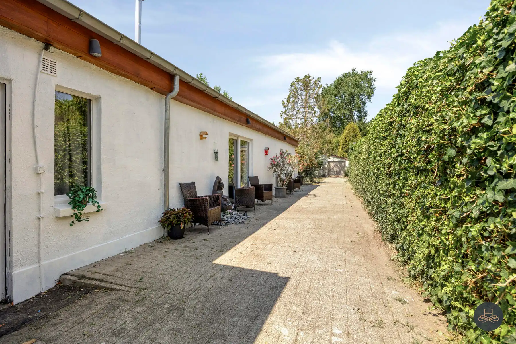 Veelzijdige halfopen bebouwing met woonstudio in de tuin foto 21