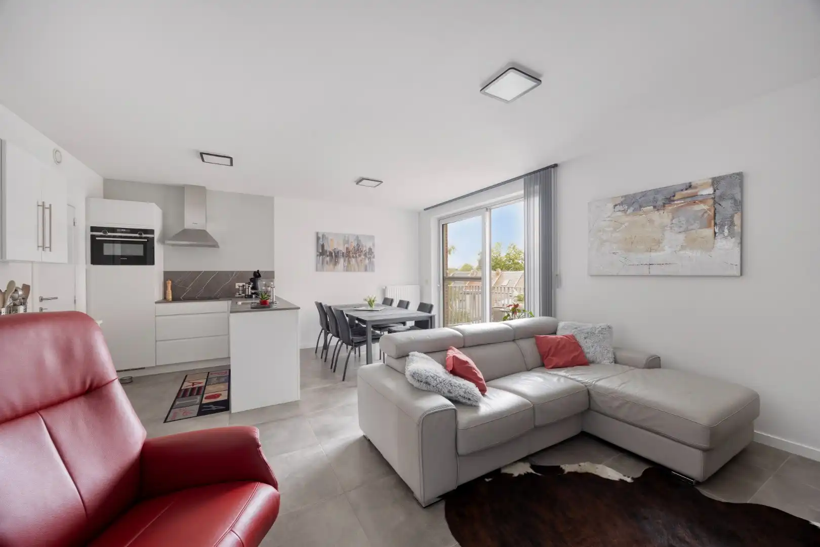 Instapklaar BEN-appartement met mooi terras en 2 autostaanplaatsen foto 2