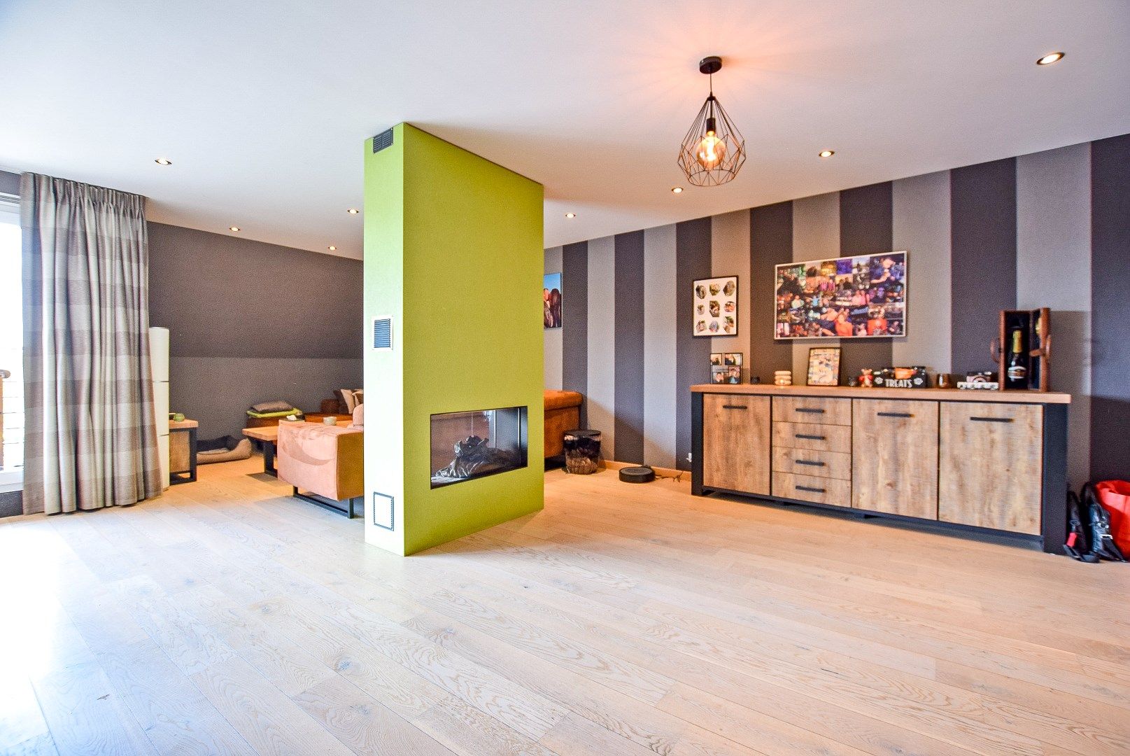 Penthouse met 3 slaapkamers op wandelafstand van de markt. foto 3