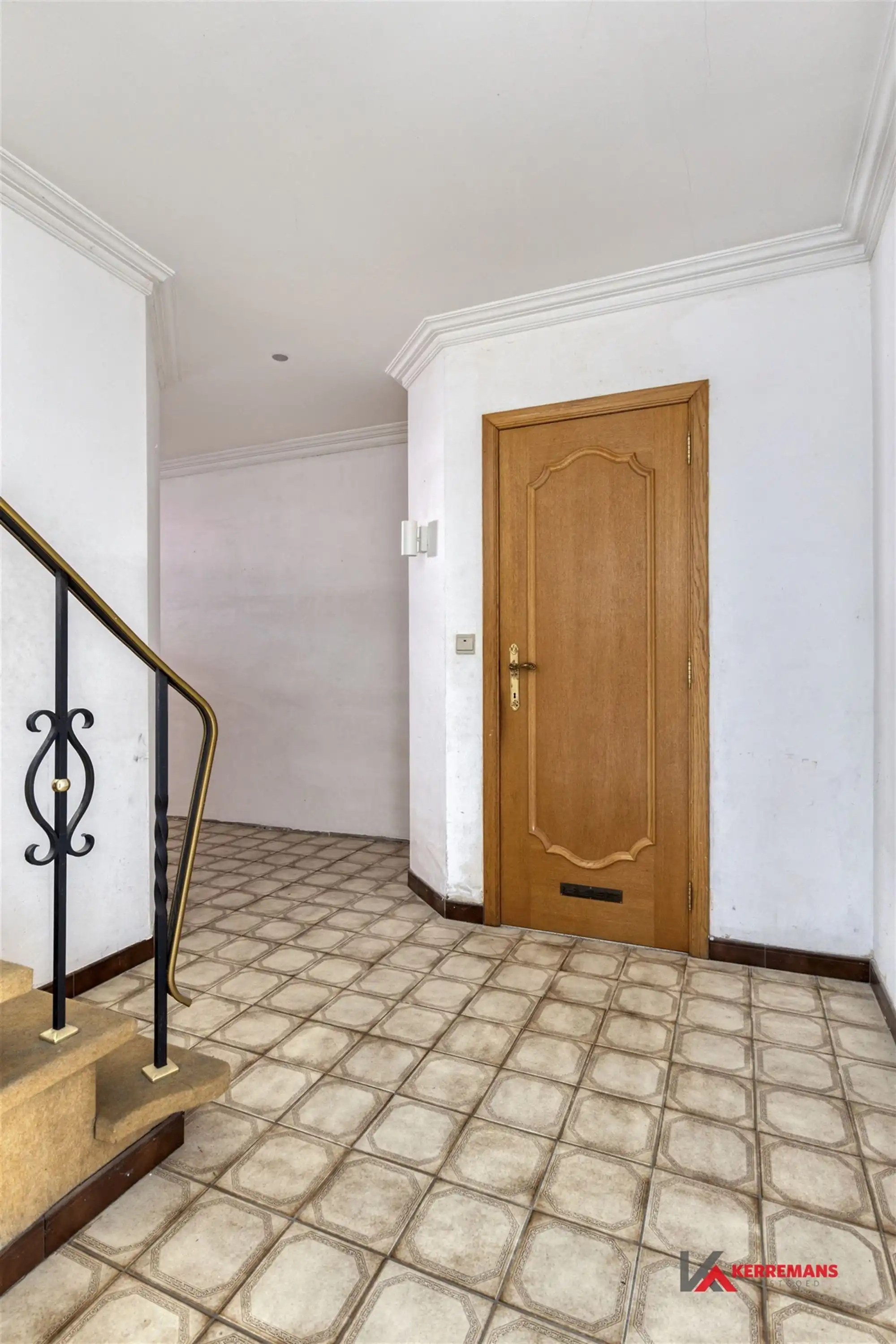 Woning met 2 slaapkamers, tuin en garage.  foto 4