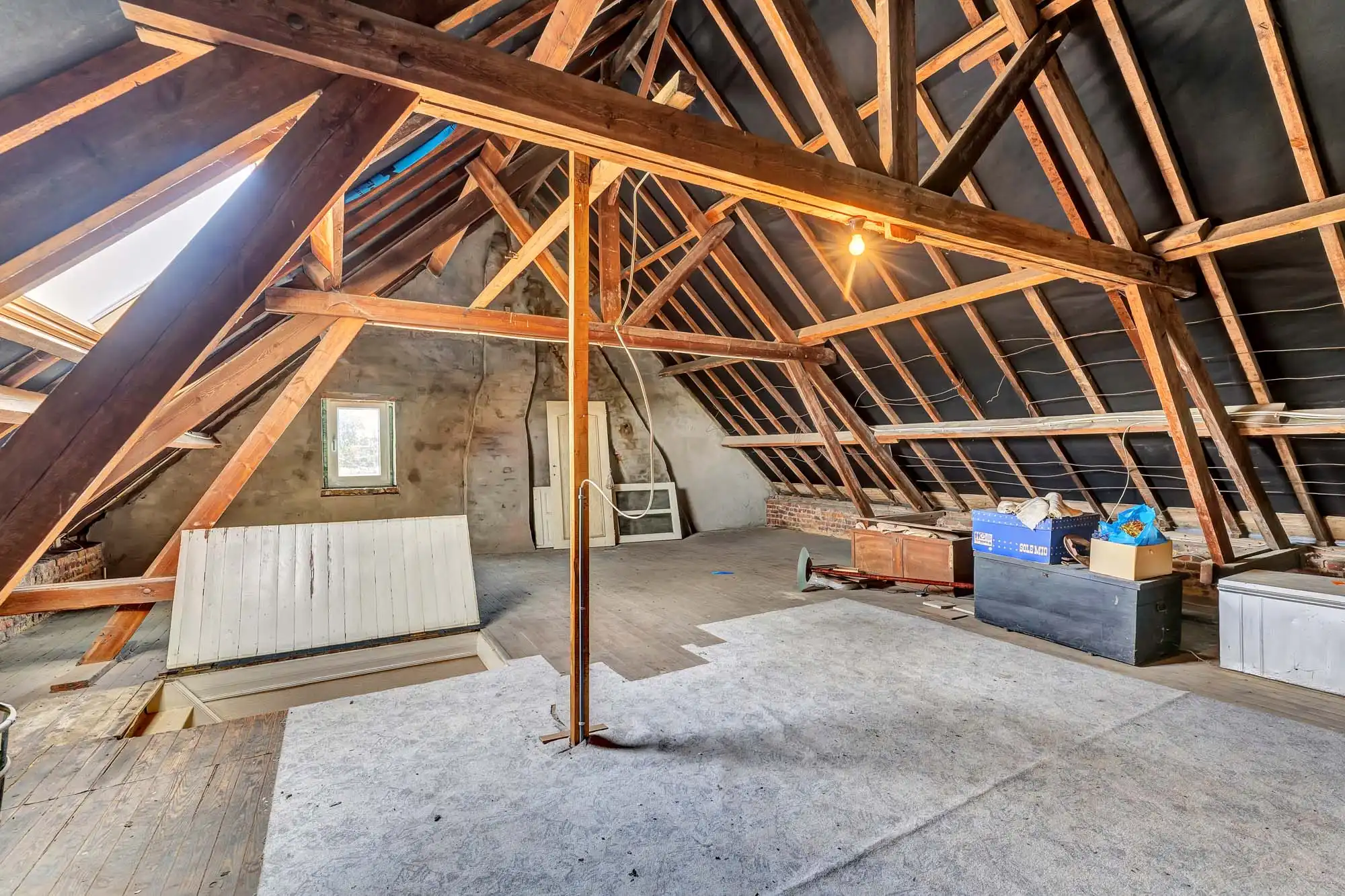 Charmante, te renoveren boerderij met opslagplaats foto 25