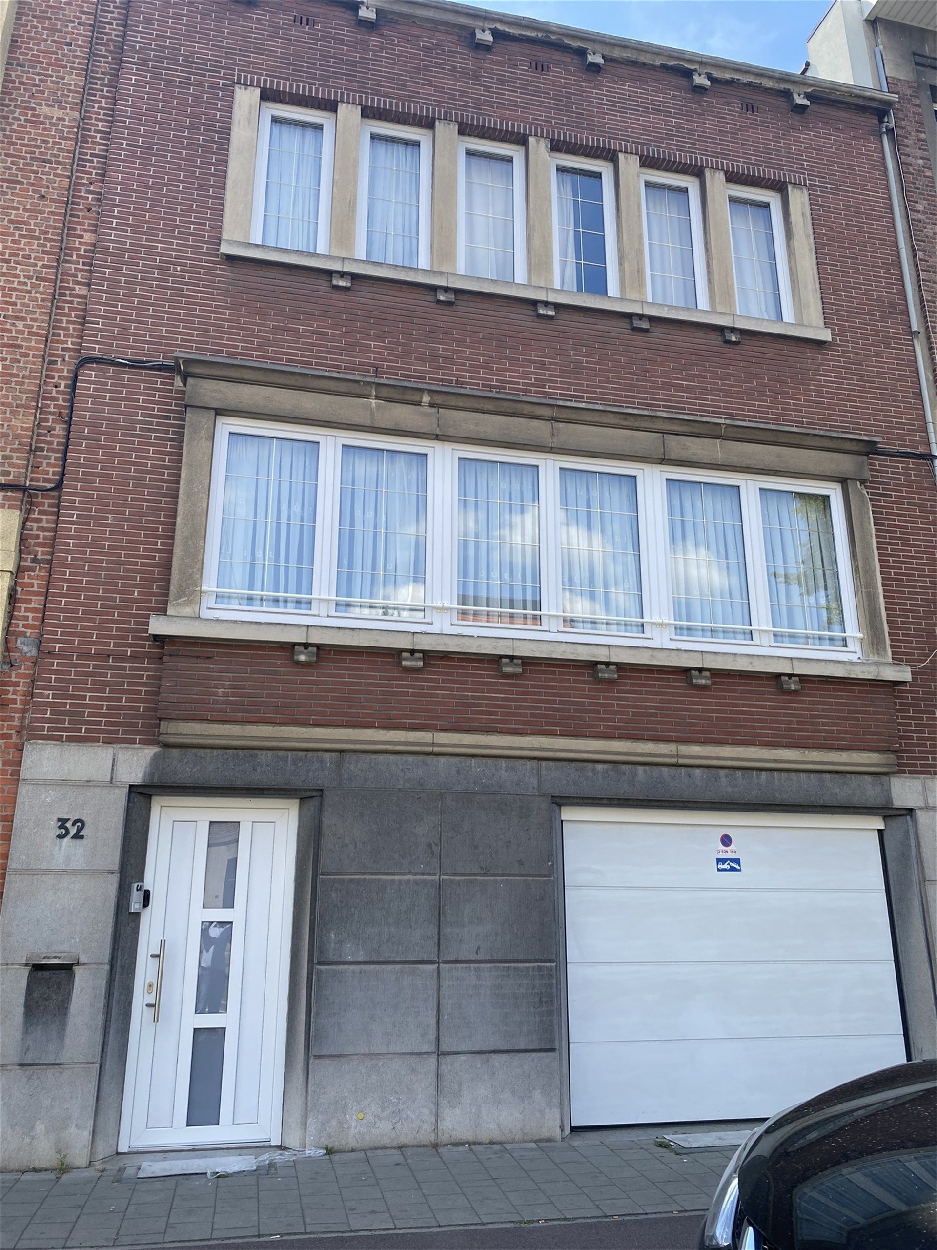Ruime bel-étagewoning met 4 slaapkamers Betonconstructie foto {{pictureIndex}}
