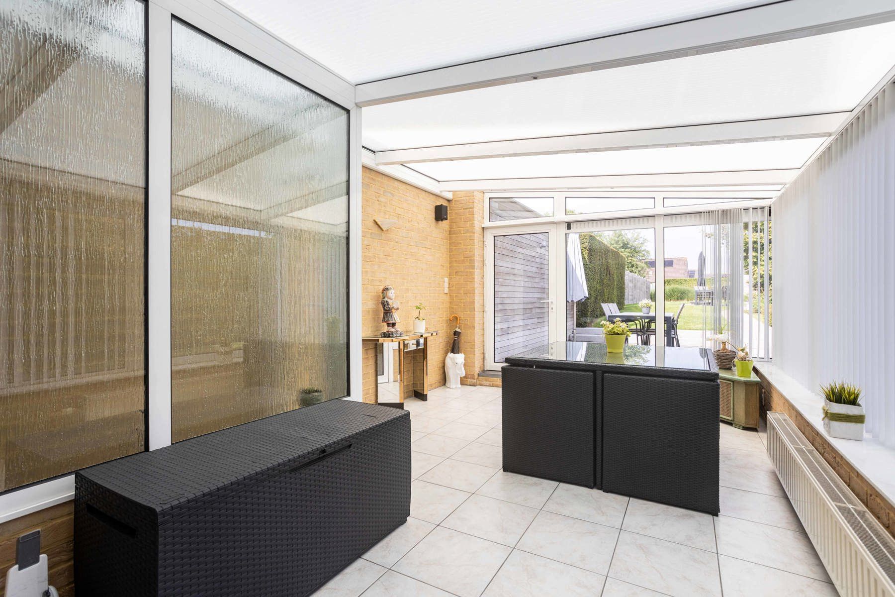 Ruime halfopen bebouwing met oprit en zonnige tuin in Outer foto 12