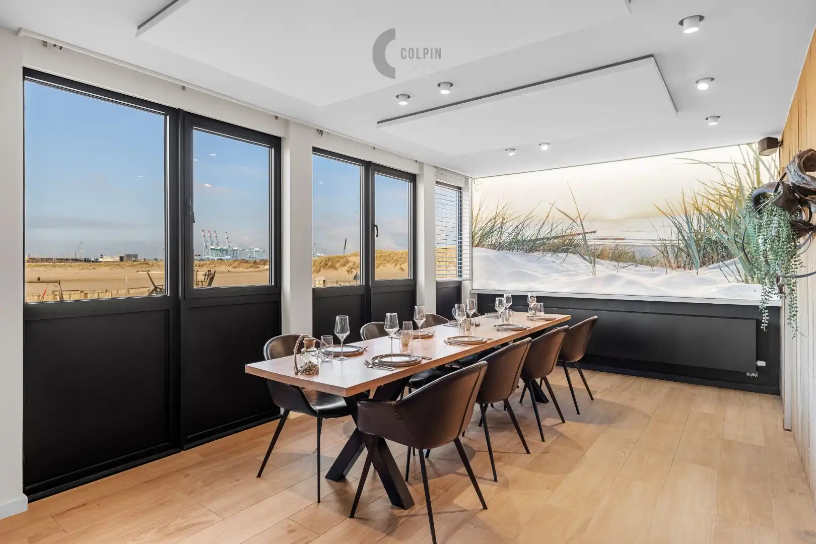 Uniek handelspand op de Zeedijk van Zeebrugge met zeezicht foto 6