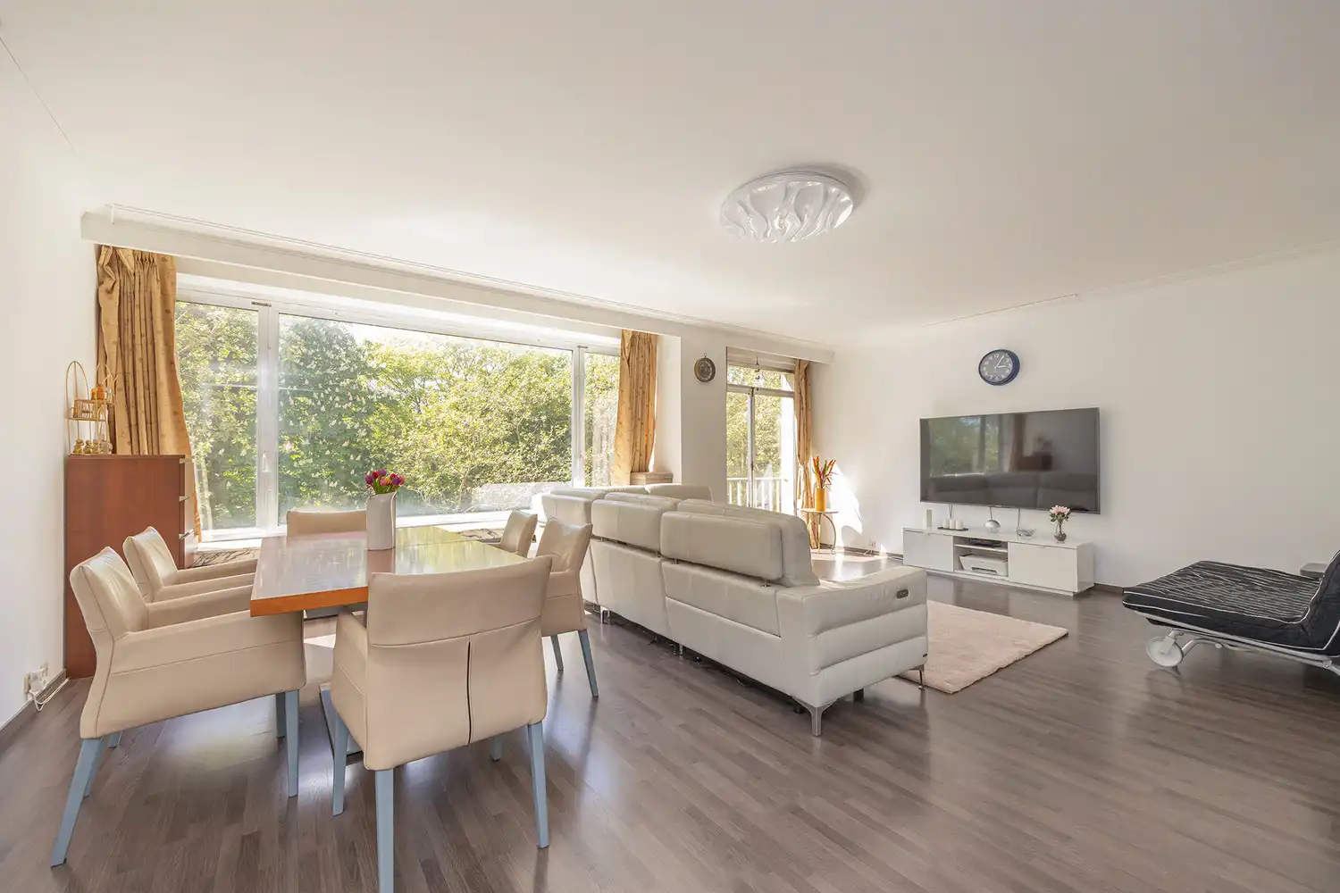 Ruim en instapklaar 2-slaapkamer appartement op toplocatie aan het Stadspark met terras, EPC B! foto 5