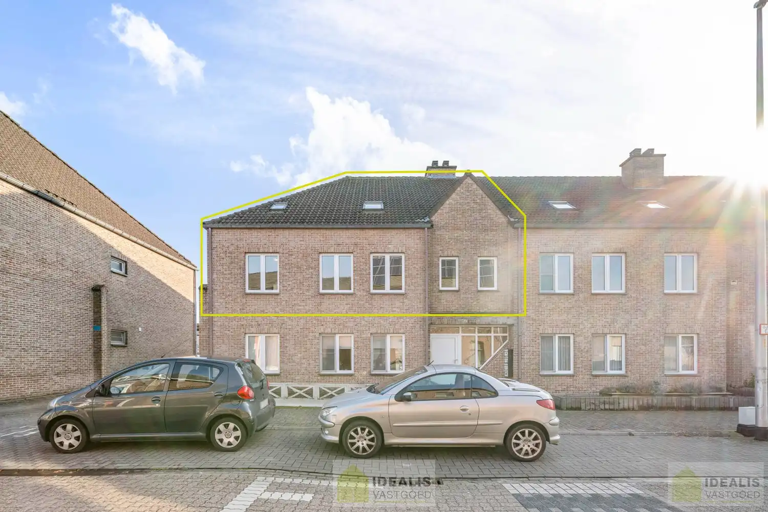 IDEALIS VASTGOED - PRACHTIG GERENOVEERD DUPLEXAPPARTEMENT IN HARTJE HAMONT! foto 4