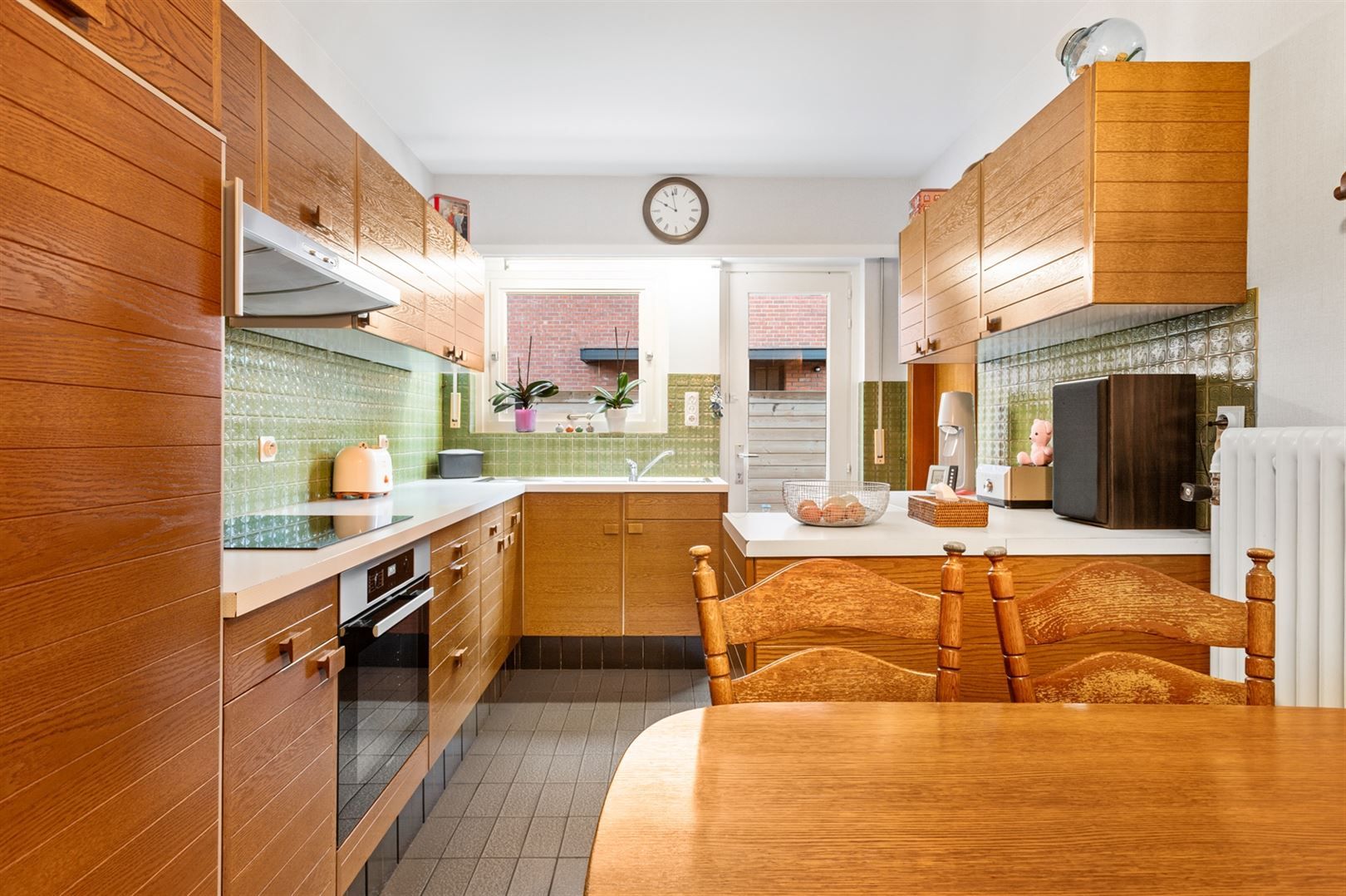 Prima onderhouden woning met 4 slaapkamers en prachtige tuin. foto 11